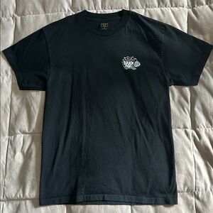 Dark Seas men’s black t-shirt ship web rose graphic size medium like new